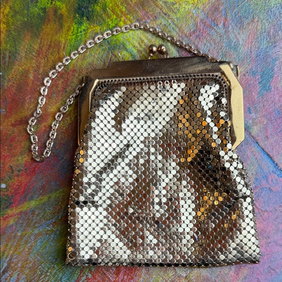 Whiting & Davis Vintage 1930-70th Gold Mesh Mini Bag Clutch w. a powder case - Picture 4 of 16
